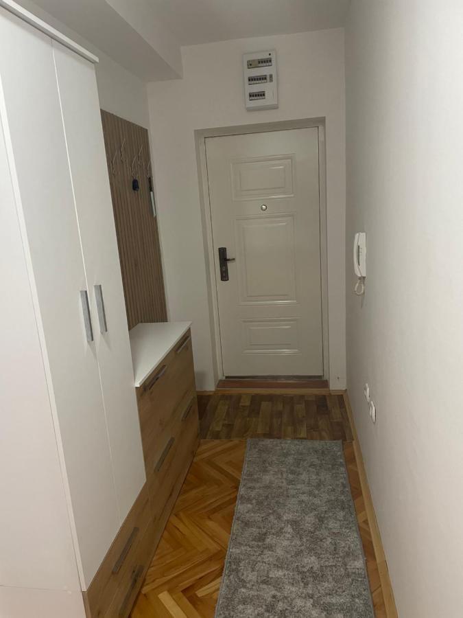 Modern Reality Appartement Kumanovo Buitenkant foto