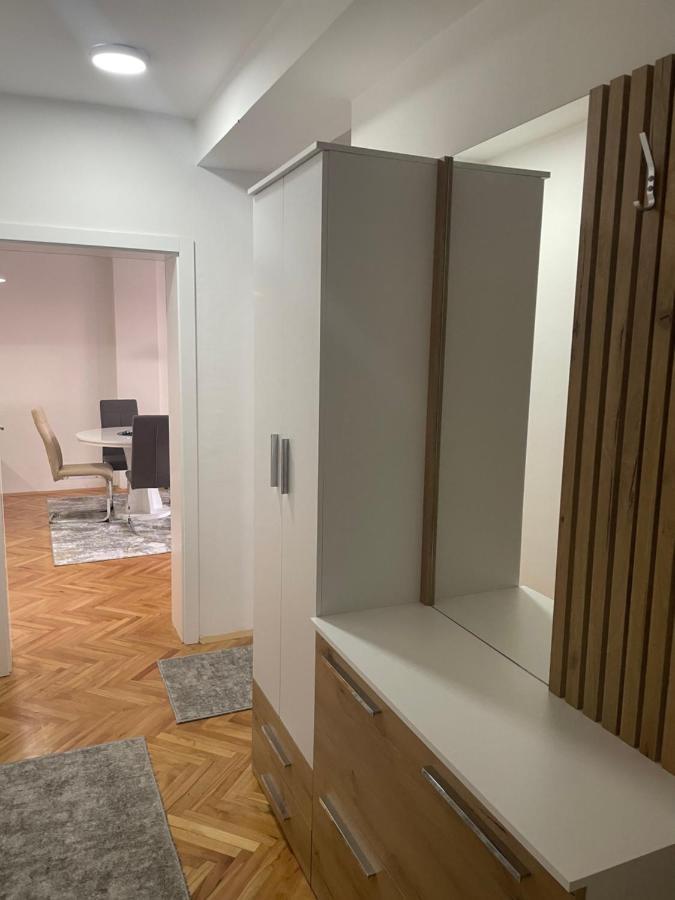 Modern Reality Appartement Kumanovo Buitenkant foto