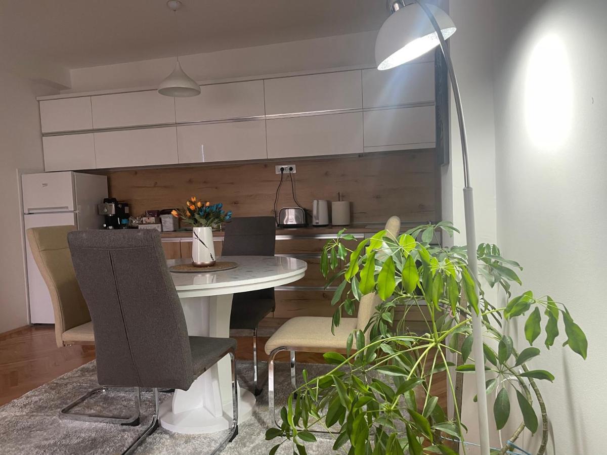 Modern Reality Appartement Kumanovo Buitenkant foto