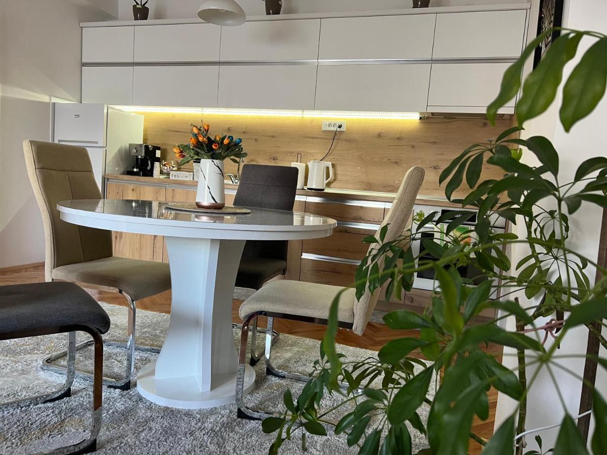 Modern Reality Appartement Kumanovo Buitenkant foto
